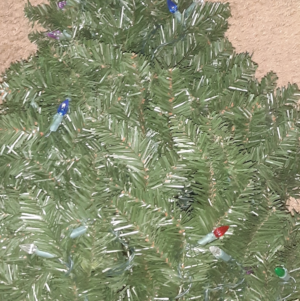 Christmas tree - Picture 4 of 9